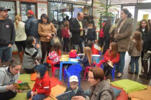 Master Sonda Shopping recebe contação de histórias