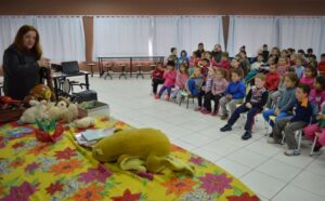 Roda de Leitura visita instituições de ensino em Chapecó e Paial